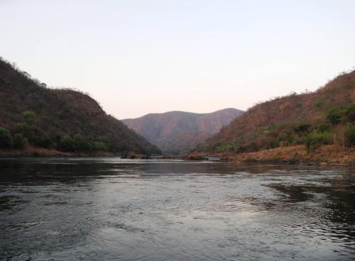 9. Kariba gorge - looks manageable from this point